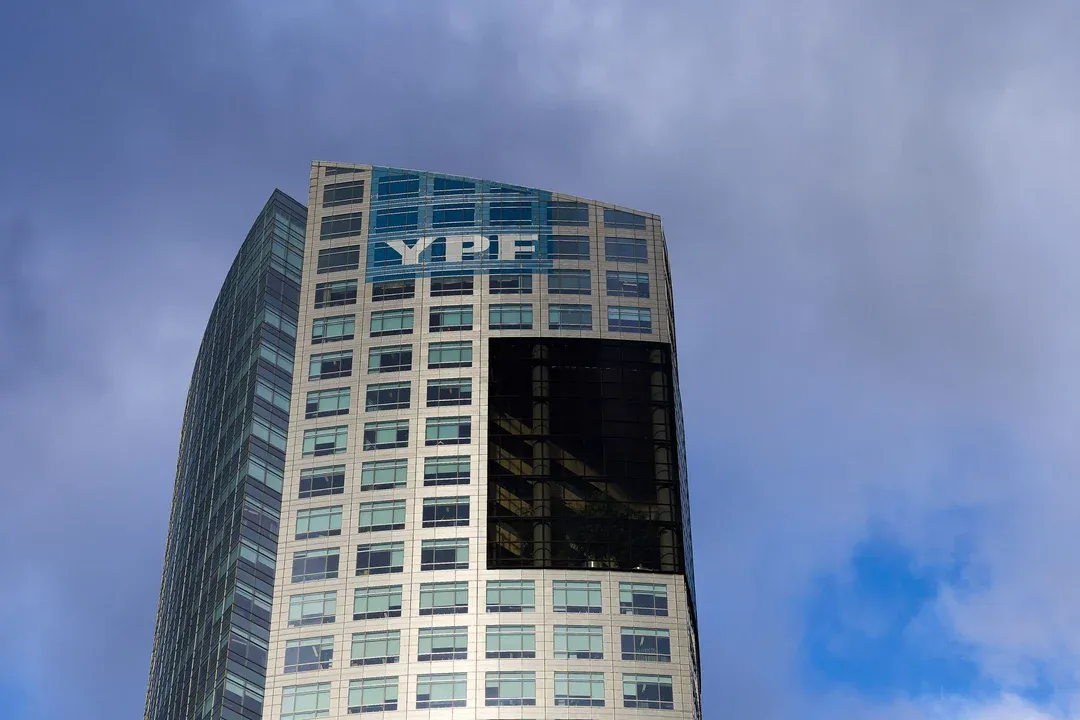 Argentina logró una suspensión temporal en la causa YPF y evita por ahora la cesión de acciones 36 Argentina logró una suspensión temporal en la causa YPF y evita por ahora la cesión de acciones