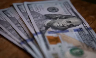 El dólar oficial sube $25 y alcanza por primera vez los $1285