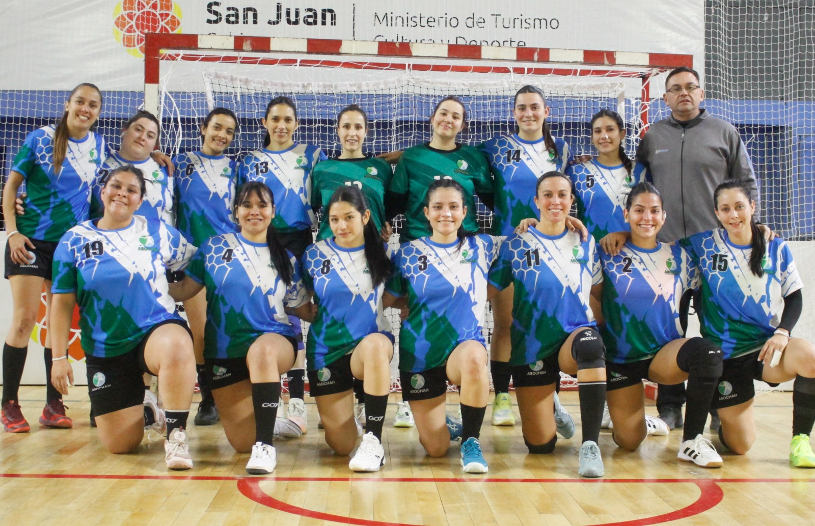 Handball Chaqueño: ascenso histórico de la Selección Femenina a la Categoría “A” 46 Handball Chaqueño: ascenso histórico de la Selección Femenina a la Categoría “A”