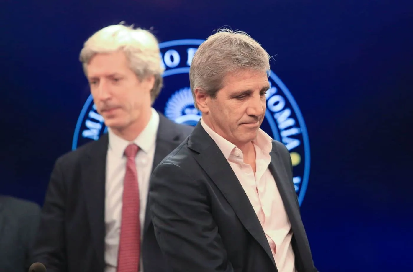 Caputo y el BCRA lanzaron medidas para absorber pesos y frenar la escalada cambiaria 36 Caputo y el BCRA lanzaron medidas para absorber pesos y frenar la escalada cambiaria