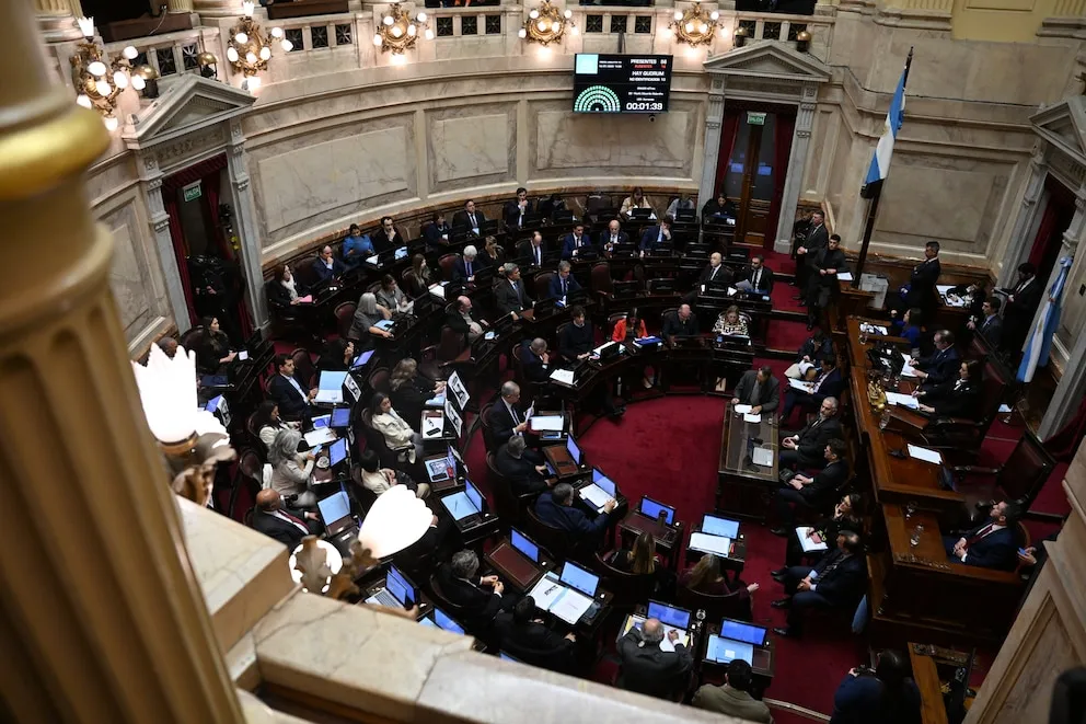 El Senado sancionó las leyes jubilatorias, la reactivación de la moratoria y la emergencia en discapacidad 36 El Senado aprobó el aumento del bono jubilatorio, la recomposición del 7,2% y la extensión de la moratoria
