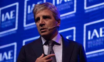 El Gobierno relativiza la suba del dólar y asegura que intervendrá cuando llegue al techo de la banda