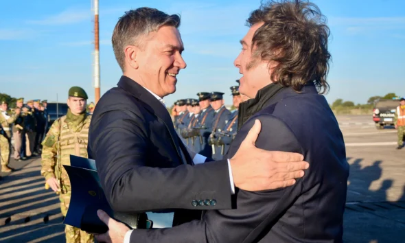 Zdero recibió a Javier Milei en el Aeropuerto de Resistencia