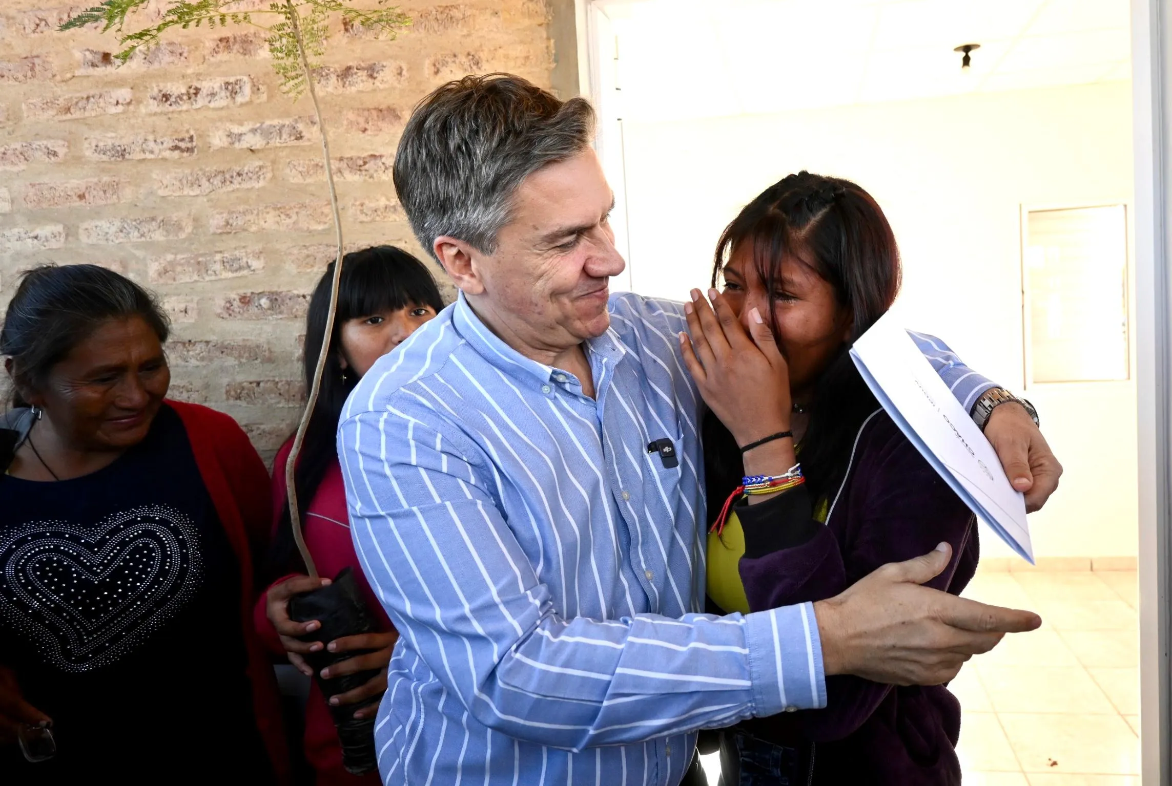 Zdero entregó viviendas en El Espinillo como parte del Plan Provincial Ñachec 36 Zdero entregó viviendas en El Espinillo como parte del Plan Provincial Ñachec