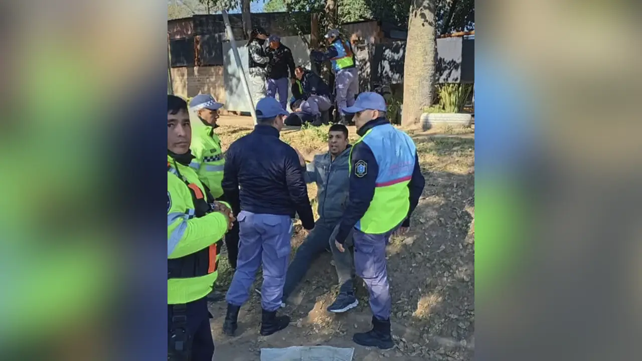 Andaban sin casco, en contramano y agredieron a un inspector frente al Domo del Centenario