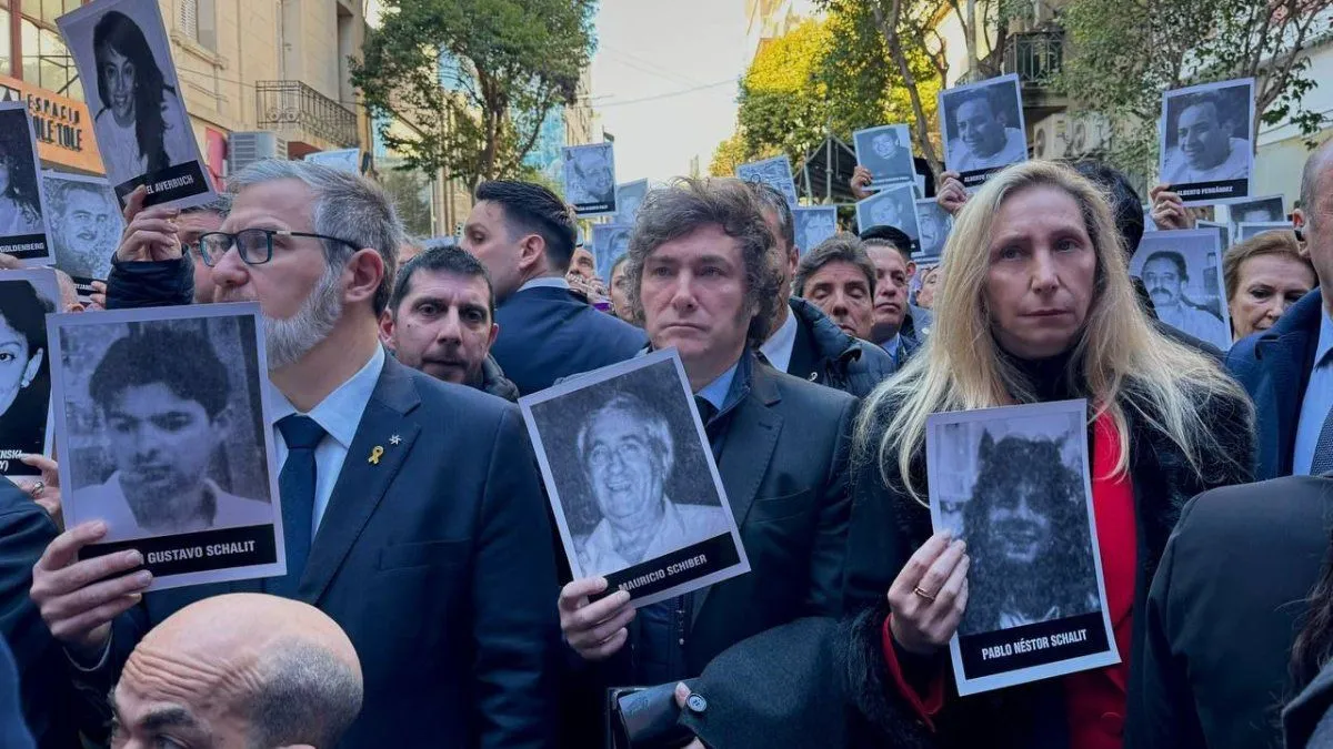Milei en el acto por el atentado a la AMIA: "No vamos a parar hasta que se haga Justicia" 38 Milei en el acto por el atentado a la AMIA: "No vamos a parar hasta que se haga Justicia"