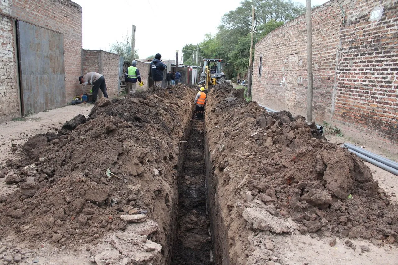 SAMEEP inició la extensión de red en Villa Oro II y beneficiará a más de 40 familias con agua potable