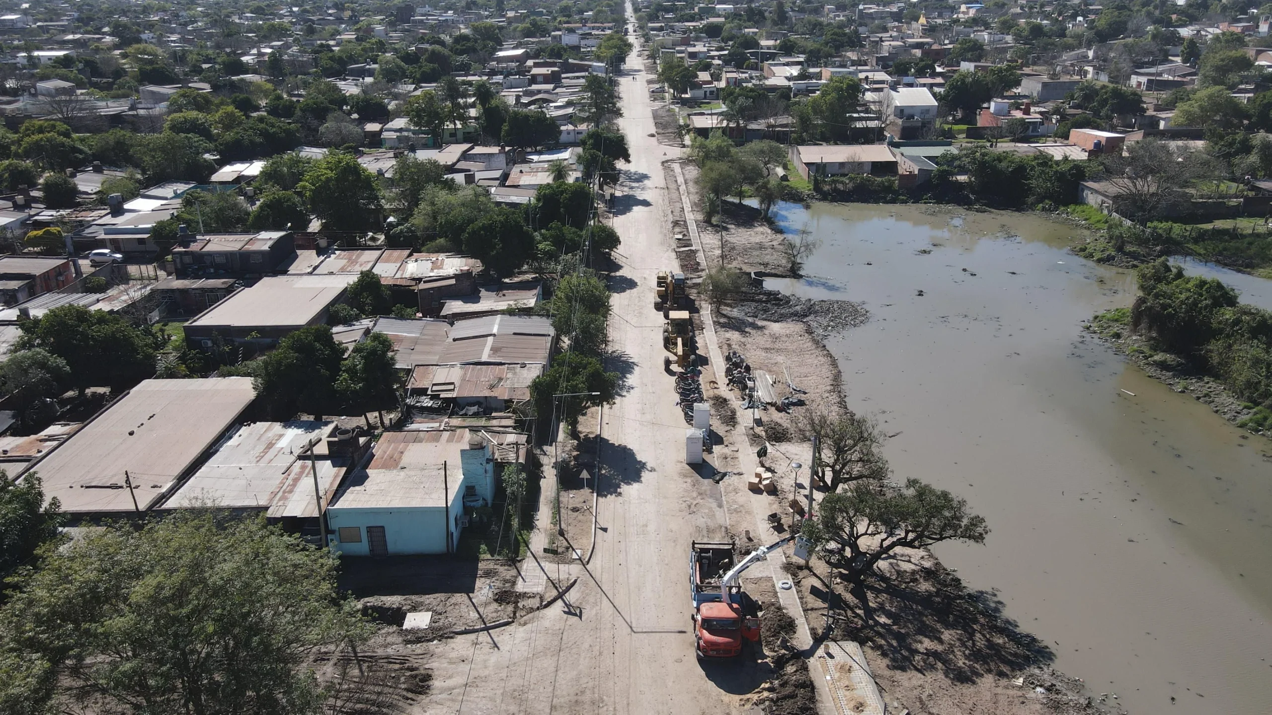 El Gobierno provincial avanza con pavimento, desagües y limpieza de riachos en Resistencia 36 El Gobierno provincial avanza con pavimento, desagües y limpieza de riachos en Resistencia