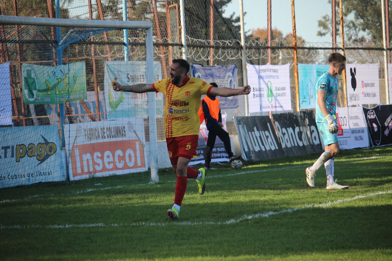 Sarmiento venció 2–1 en Entre Ríos a Gimnasia de Concepción del Uruguay 36 Sarmiento venció 2–1 en Entre Ríos a Gimnasia de Concepción del Uruguay