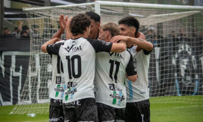 For Ever ganó a domicilio, sigue escalando e ilusiona a los hinchas