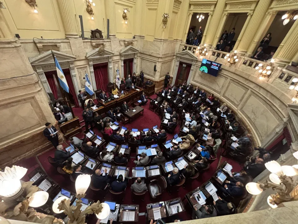 Por abrumadora mayoría, el Senado sancionó la emergencia en pediatría con foco en el Garrahan 36 Por abrumadora mayoría, el Senado sancionó la emergencia en pediatría con foco en el Garrahan