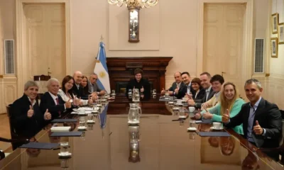 En la previa al cierre de listas para las elecciones nacionales, Javier Milei encabeza una reunión de Gabinete en la Casa Rosada