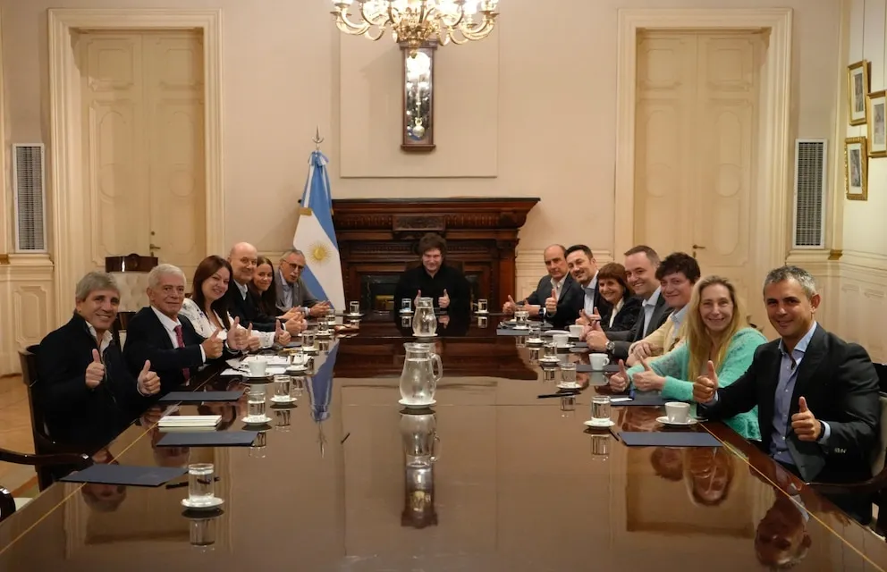 En la previa al cierre de listas para las elecciones nacionales, Javier Milei encabeza una reunión de Gabinete en la Casa Rosada
