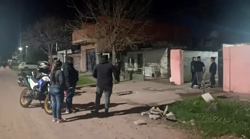 Barranqueras: entraron a una casa a los gritos pidiendo droga y balearon a un joven en el pie