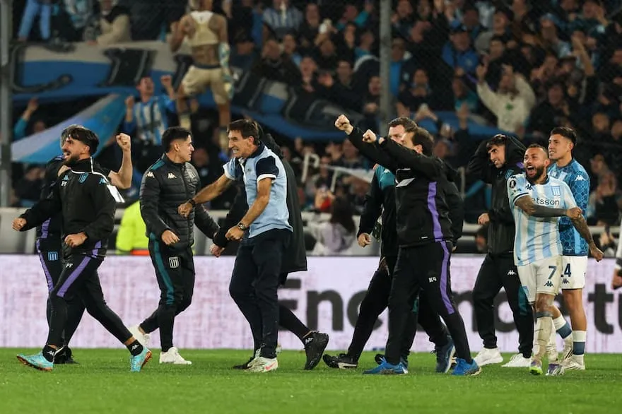 Copa Libertadores: Racing tuvo épica frente a Peñarol y luchará con Vélez por alcanzar una semifinal