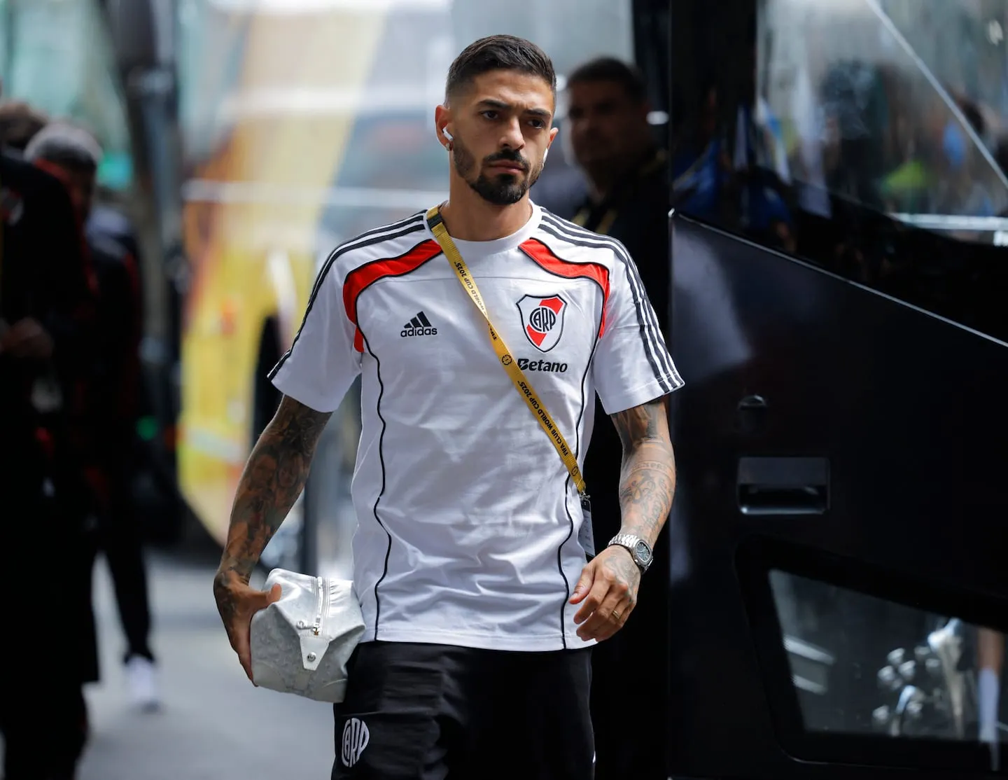 Sin lugar en River, Manuel Lanzini se marcha a Vélez 38 Sin lugar en River, Manuel Lanzini se marcha a Vélez