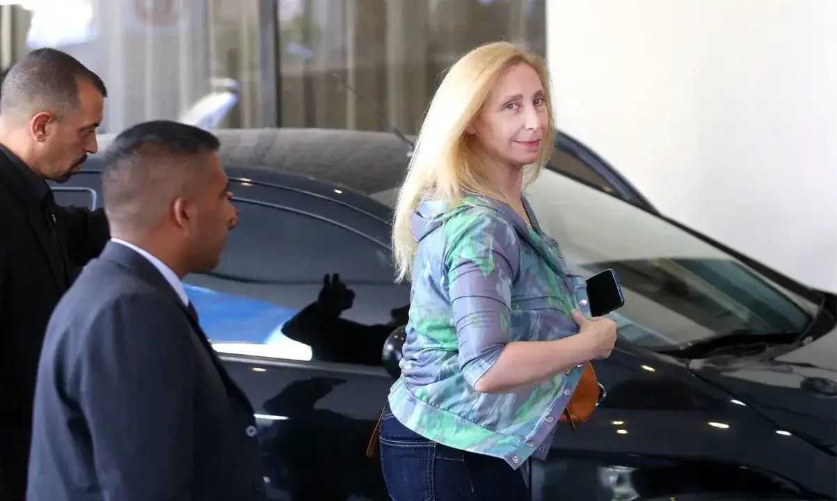 Tras la denuncia del Gobierno, la Justicia ordenó que dejen de difundirse los audios de Karina Milei 36 Tras la denuncia del Gobierno, la Justicia ordenó que dejen de difundirse los audios de Karina Milei