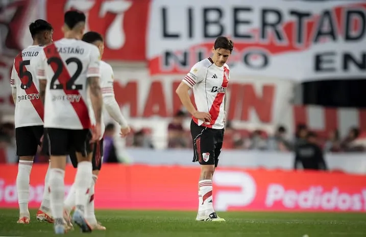 River perdió 2 a 1 contra Riestra en el Monumental y potenció su crisis