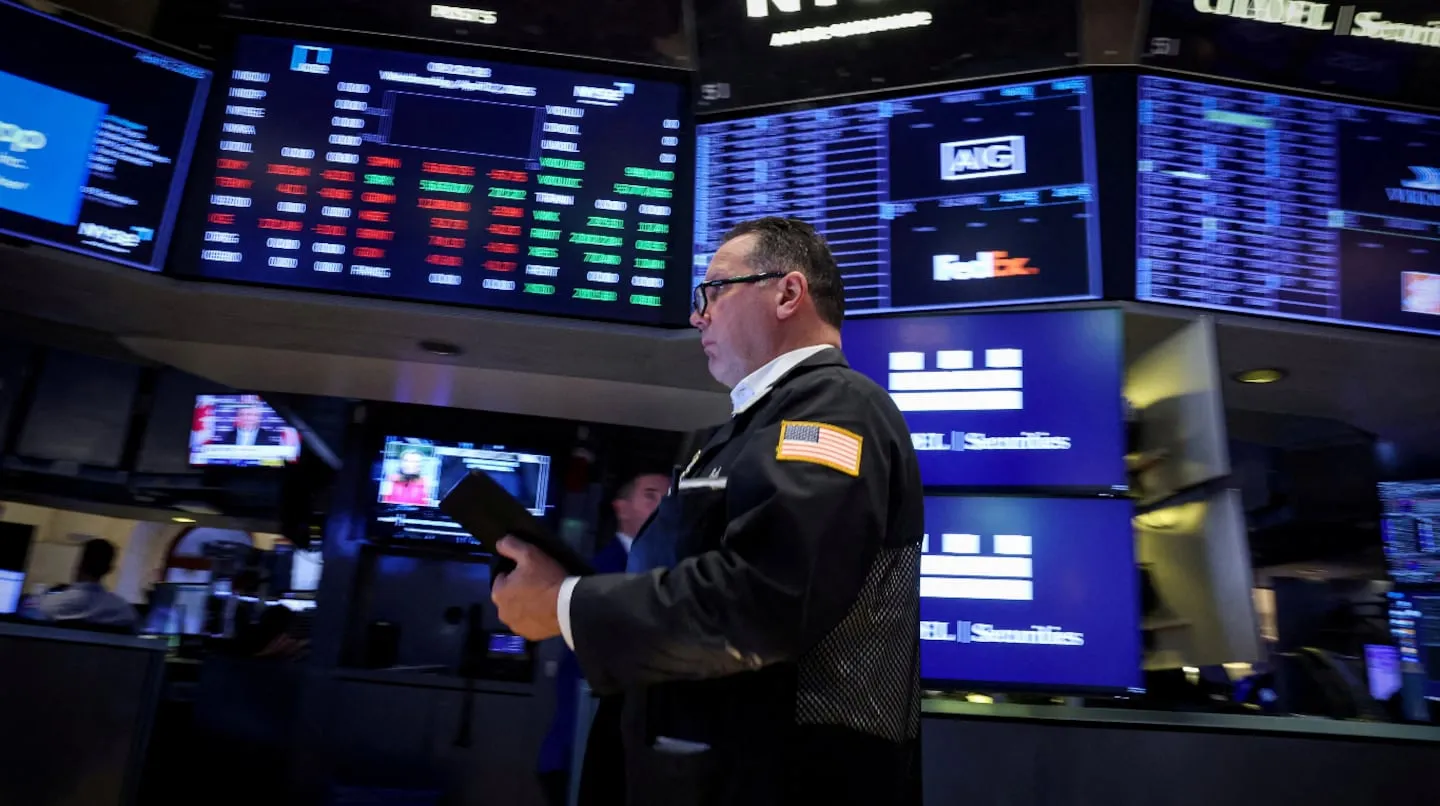 Suben bonos y acciones argentinas en Wall Street y retrocede el precio del dólar