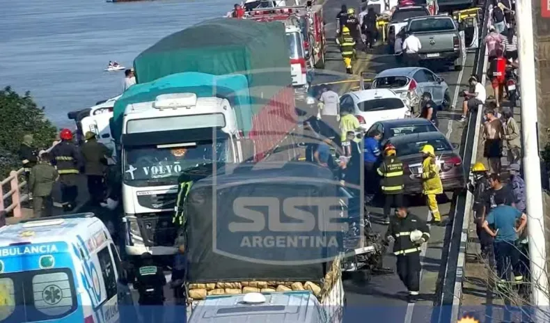 Impactante choque múltiple en el Puente General Manuel Belgrano dejó varios heridos 36 Impactante choque múltiple en el Puente General Manuel Belgrano dejó varios heridos