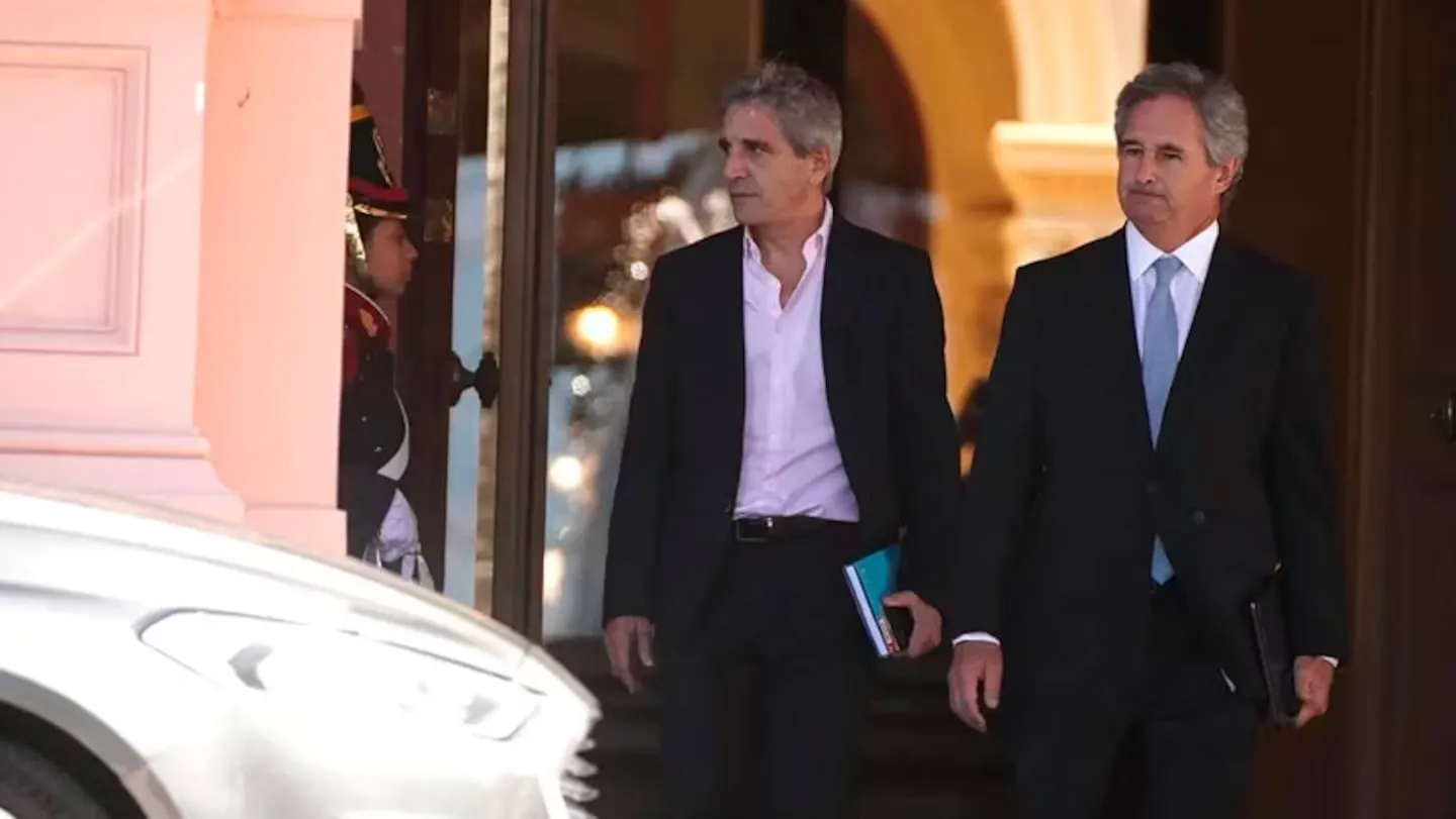 El Gobierno anunció que va a intervenir en el mercado cambiario para calmar al dólar 38 El Gobierno anunció que va a intervenir en el mercado cambiario para calmar al dólar