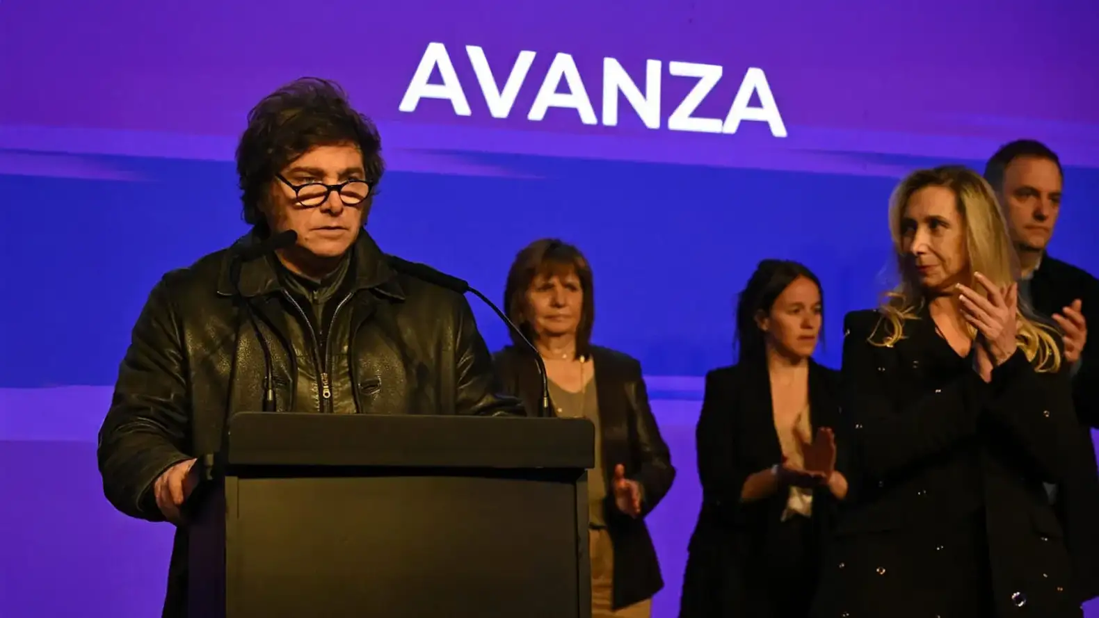 La respuesta de Javier Milei a la derrota: crea una mesa política nacional y convoca a los gobernadores 38 La respuesta de Javier Milei a la derrota: crea una mesa política nacional y convoca a los gobernadores