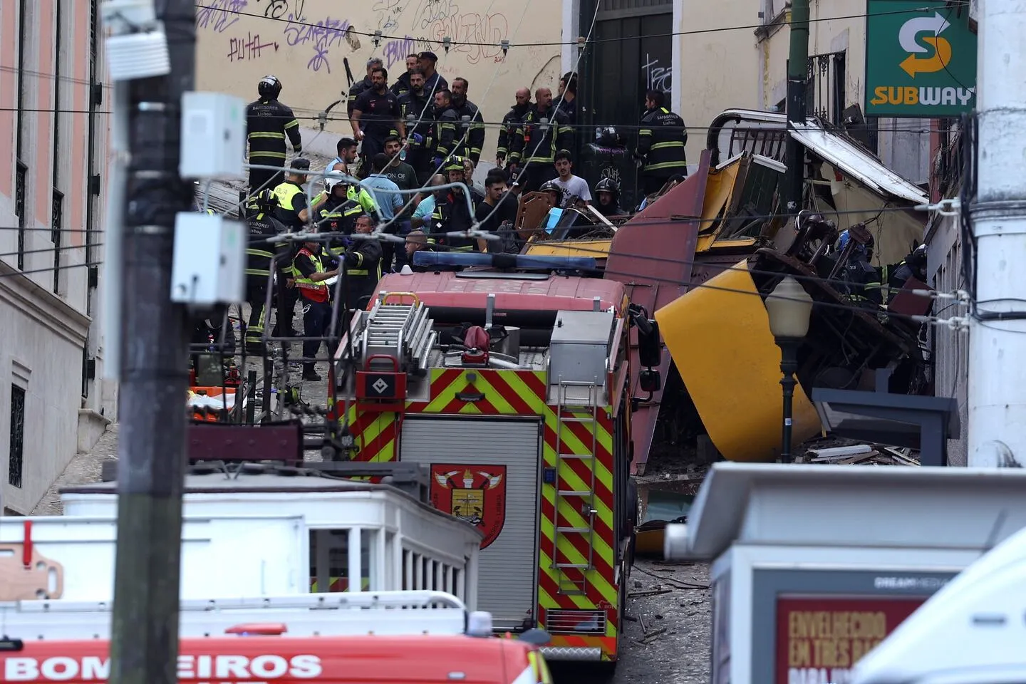 Al menos 15 personas murieron al descarrilar el funicular de Gloria, un atractivo turístico Lisboa 36 Al menos 15 personas murieron al descarrilar el funicular de Gloria, un atractivo turístico Lisboa