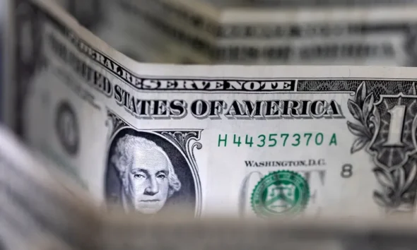 El dólar volvió a tocar el techo de la banda cambiaria y el BCRA tuvo que vender USD 45,5 millones