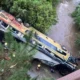 Tragedia en Misiones: un micro cayó a un arroyo y provocó al menos cinco muertes 47 Tragedia en Misiones: un micro cayó a un arroyo y provocó al menos cinco muertes