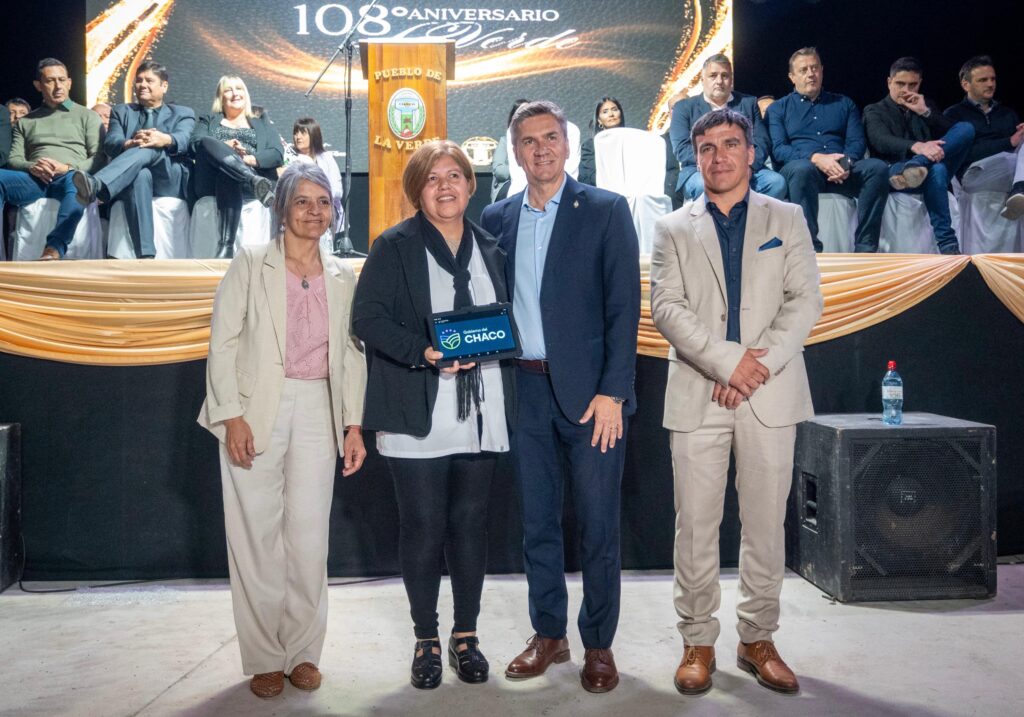 Zdero, en el aniversario de La Verde, inauguró la repavimentación de la avenida principal 44