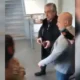 Alberto Fernández apareció, votó y salió a las apuradas: "Defendiendo la democracia" 47 Alberto Fernández apareció, votó y salió a las apuradas: "Defendiendo la democracia"
