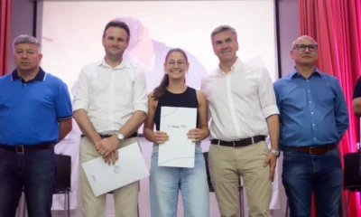 Tras 42 años de espera, 82 familias de Fontana recibieron sus títulos de propiedad