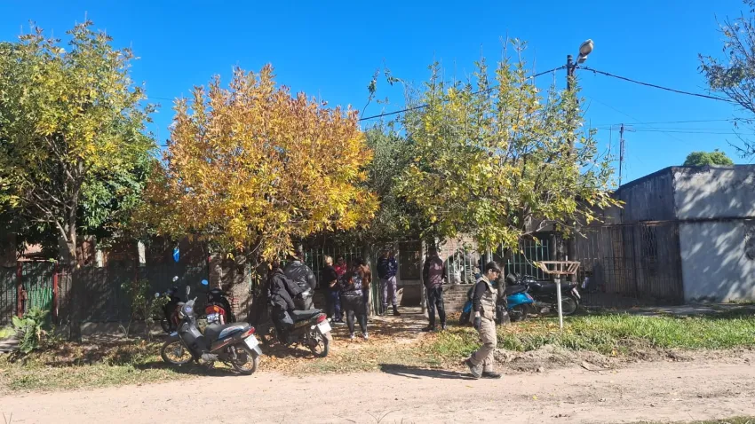 Conmoción en Resistencia: Encuentran el cuerpo de una mujer calcinada en el patio de su casa